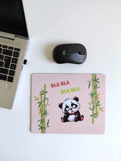 ✨ Tapis de souris – Panda Indifférent “Bla Bla Bla Bla… + 3 Stickers ✨